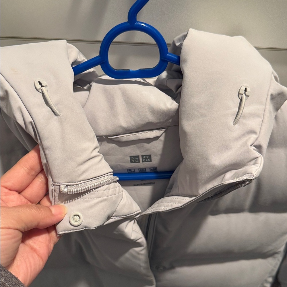 Uniqlo Down Parka Puffer Jacket - used only a few times!π€ - Picture 4 of 6